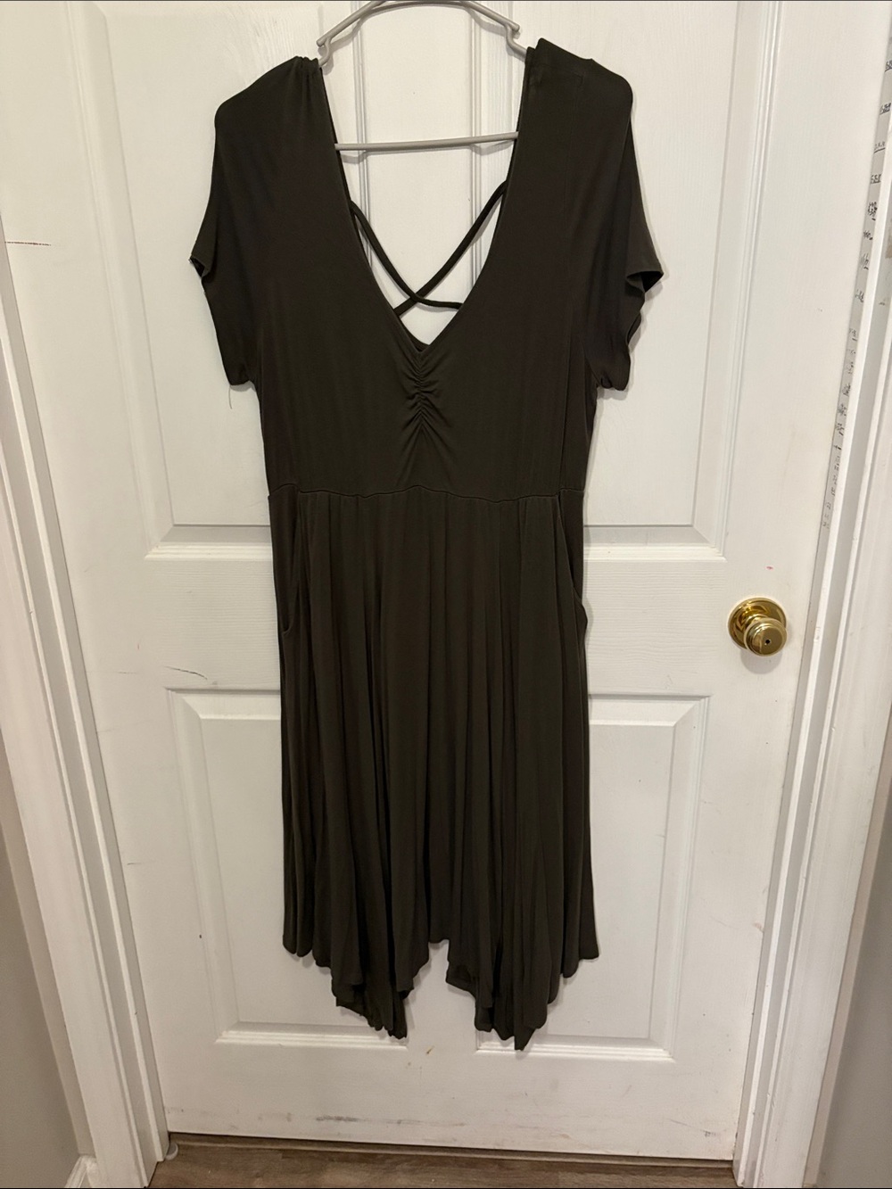 Women’s dress - Picture 1 of 3
